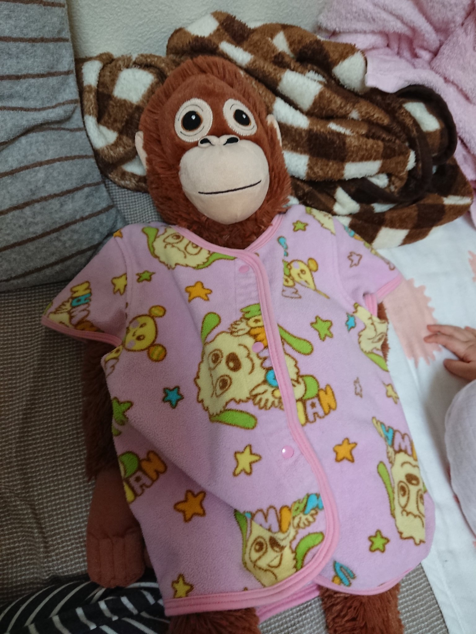 まるめ Ikeaのぬいぐるみって かわいいか オランウータン気に入って離さなかったから買ったけど 服着せてみた