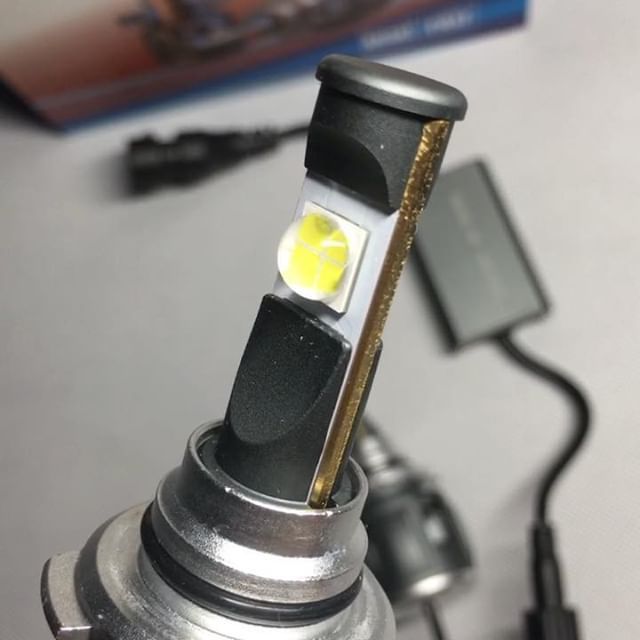 BestAutoLights's tweet photo. CREE XHP70 5500LM per bulb https://t.co/69oBXl1nKX https://t.co/8YVrWiEhBf