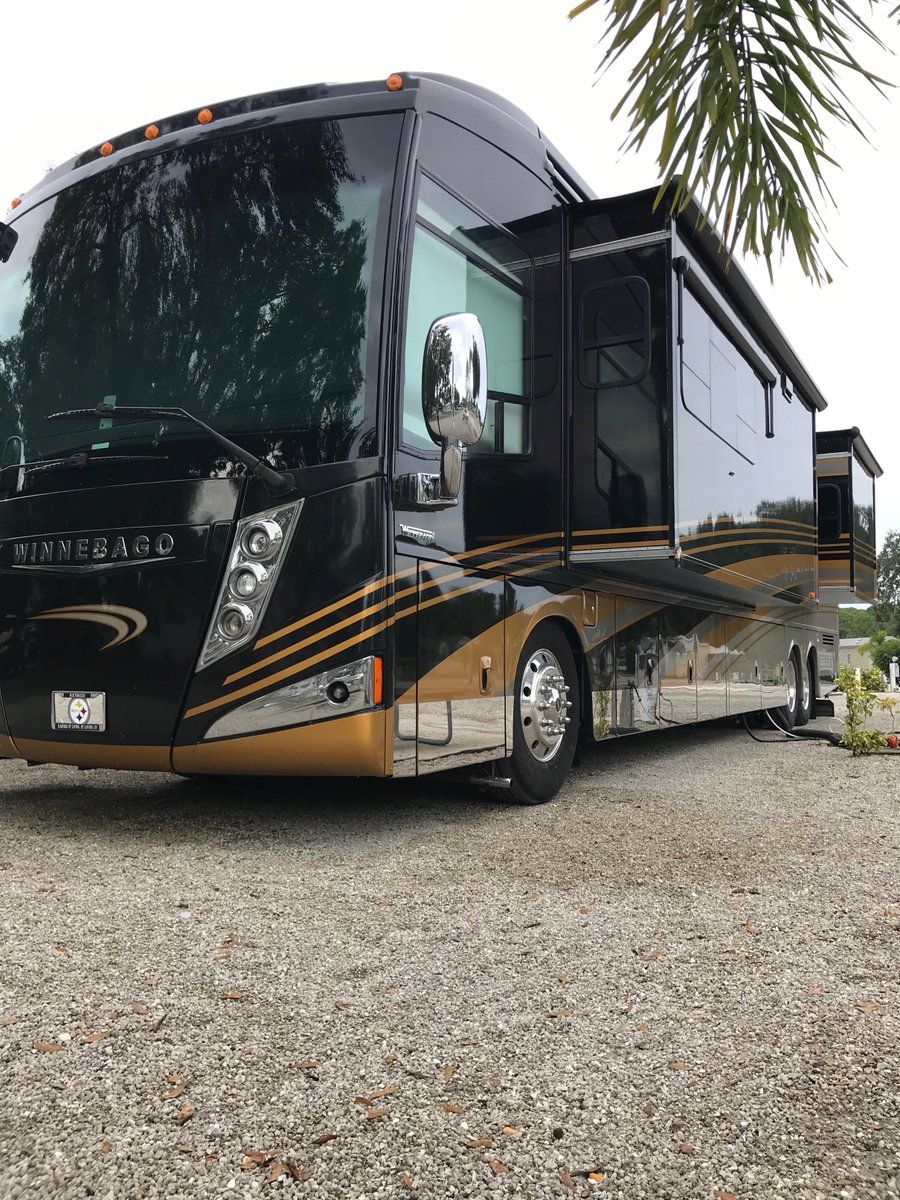 Good morning, Vacation. #litrv #luxurymotorcoach #motorcoachrentals #roadtrip litrv.com