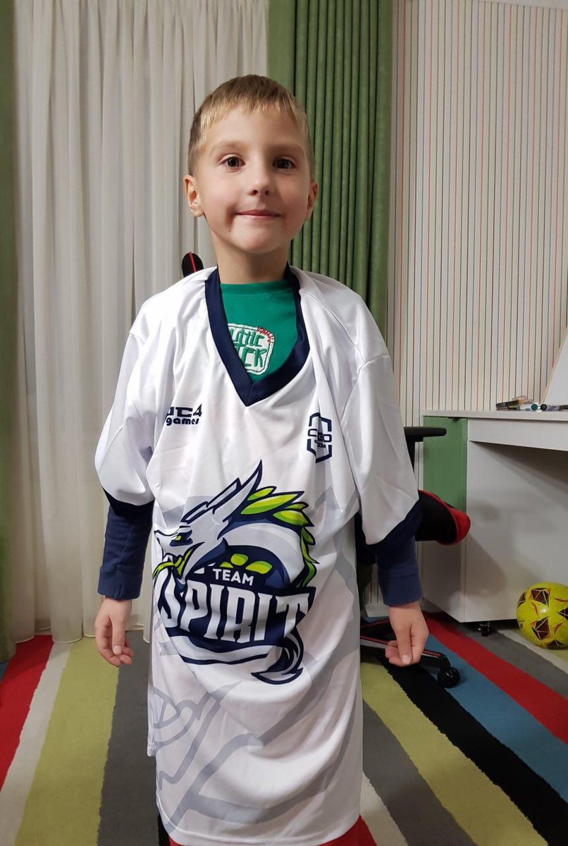 Team__Spirit's tweet photo. .@somedieyoungCS's brother has been rooting for Team Spirit since his childhood π
#SpiritFans https://t.co/birKy7Dtv3