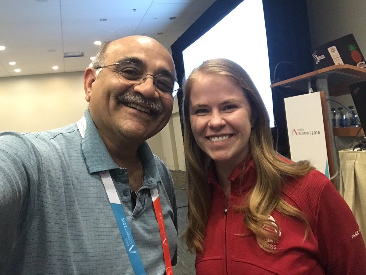 pareshmotiwala's tweet photo. #passsummit2018 throwback! Awesome meeting Amanda Martin of @sqlpass https://t.co/zf4qfDjkWV