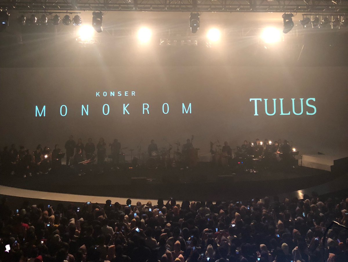 #KonserMonokromTULUS di Sasana Budaya Ganesha, Bandung malam ini.
#DokumentasiTULUS