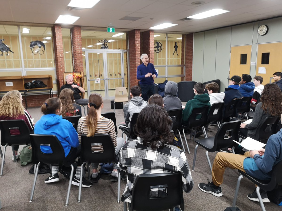 BCentralLibrary's tweet image. We are so excited to have @shakespearienc1 here to work with @CarcassonMoira grade 9 English class this morning. #Shakespeare #12thNight #interactiveworkshop @BCentralSchool