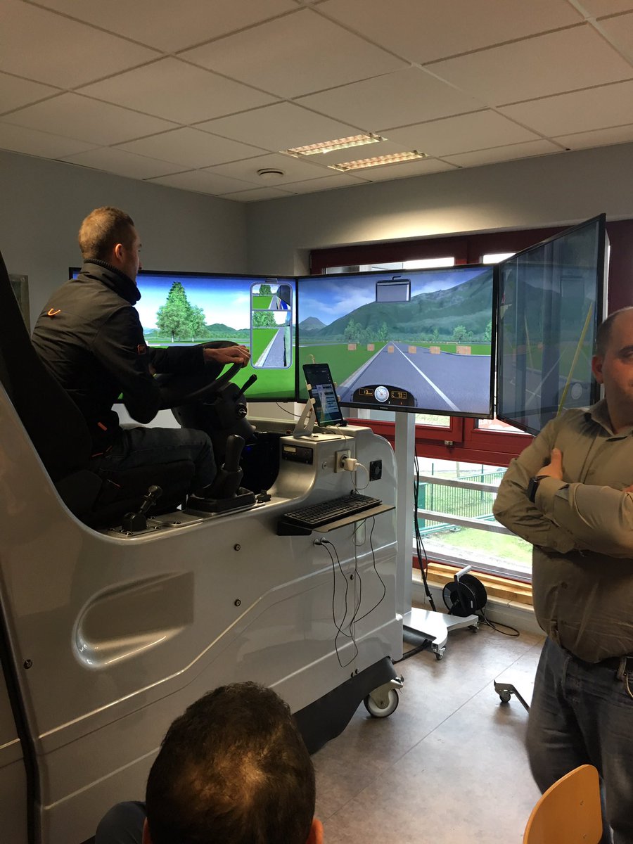 CoRaLiiE034's tweet photo. #SEEPH18 #actiontransportlogistique #CapEmploi #agefiph #actiphesime #20novembre #simulateur https://t.co/WpNviCAEq6