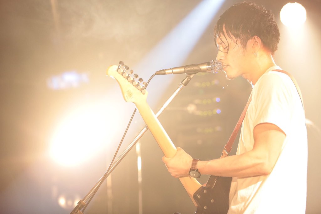 SONGORDERvoMAO's tweet photo. 明日からまた先週ぶりの大阪へ。
いよいよ22日は、Zeela周年イベント。
3月9日に解散して、それ以来歌うこともないだろうと思っていた久々の曲たちを、最高のメンバー(皆キャラが濃いw)でお届けします。
こんな機会を作ってくれた仲間に、本当に感謝だ。心を込めて歌わせてもらいます💪
#解散したBAND https://t.co/yRgDRq45aW