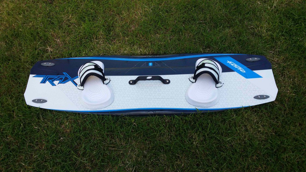 UniversKite's tweet photo. Comment régler les Footstraps en twintip - Univers kite - https://t.co/Q1XdraB87P #Kitesurf #Kitesurfing #Kiteboarding https://t.co/G4RkR7164N