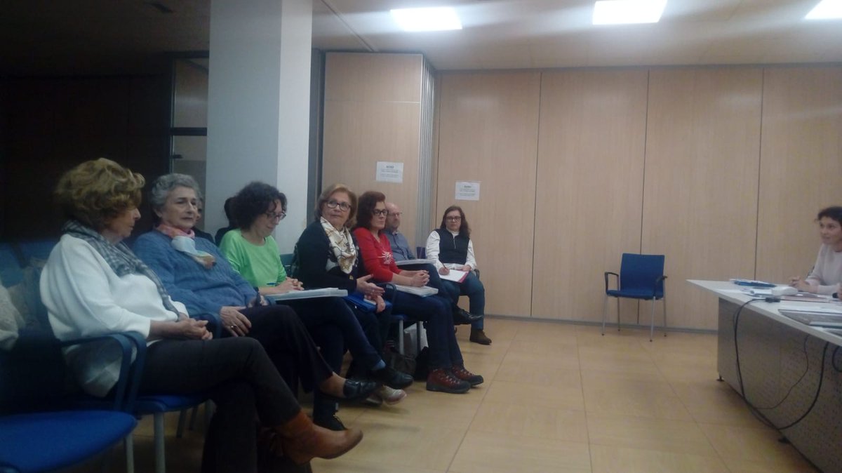 ArrabalAID's tweet photo. Reunión #ConsejoSectorialMujeres @areadeigualdad @malaga con compañeras de @FedAgora @AulagaAsociacio #Kartio @andalucialgbt @AcremEmbrujo @FeMistral y @adimujer entre otras. Trabajando en las propuestas para el próximo pleno municipal en el que participa este consejo. https://t.co/XAQeU6POYJ