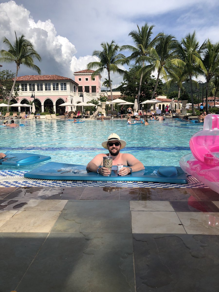 mrsrealshively's tweet photo. @therealshively is loving this life! Thank you @SandalsResorts https://t.co/Ph86cD6D5n