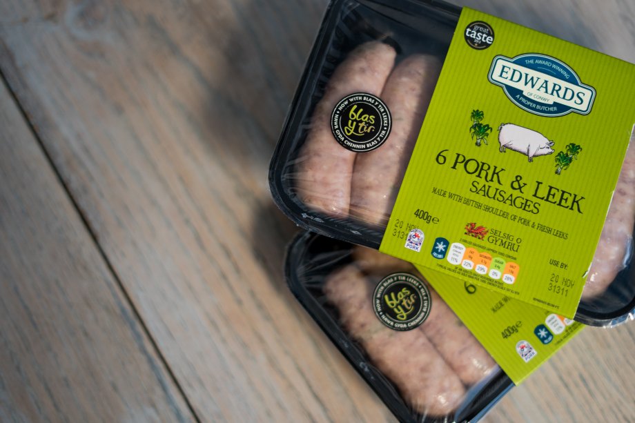 TheWelshButcher's tweet photo. We can't believe it's been a whole year since we teamed up with @blasytir to make our Pork & Welsh Leek Sausages even better....time flies when your eating great food! #MatchMadeinWales #WelshLeeks #Leeks #Sausages https://t.co/4FLLT7HpGT