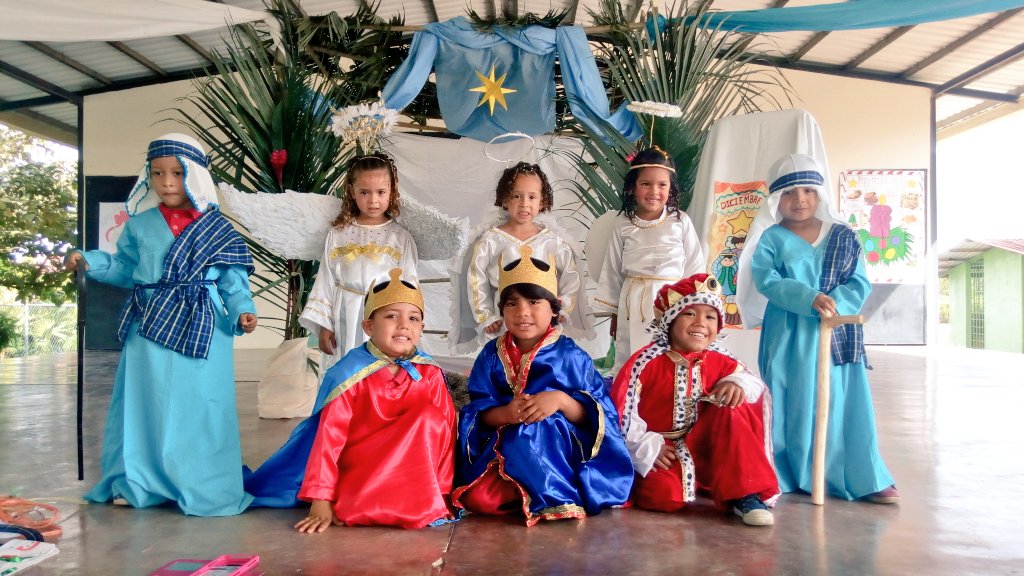 rebkdur's tweet photo. En la Escuela ZOILA ELENA MELEAN DE ALVARADO se realizó con los niños de preescolar.  Hermoso Nacimiento de Jesús..  @CulturaZEBnas @RosendoEvelin @MPPEDUCACION @CulturaMPPE @EvelinRosendo1 @ptmsaat1 @ https://t.co/x2TrJSWrz8
