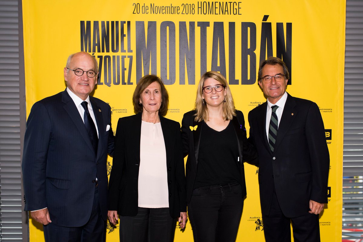 interprofitcom's tweet photo. 🔝 Acadèmia Catalana de Gastronomia i Nutrició, presidida por Carles Vilarrubí, rinde homenaje a Manuel #VázquezMontalbán en la sala Roma del @FCBarcelona_es, con glosa de #EduardoMendoza, menú de Oriol Rovira de @elscasals, y vinos de #QuimVila de @vilaviniteca. #Interprofit https://t.co/Vp3HM1vYLZ