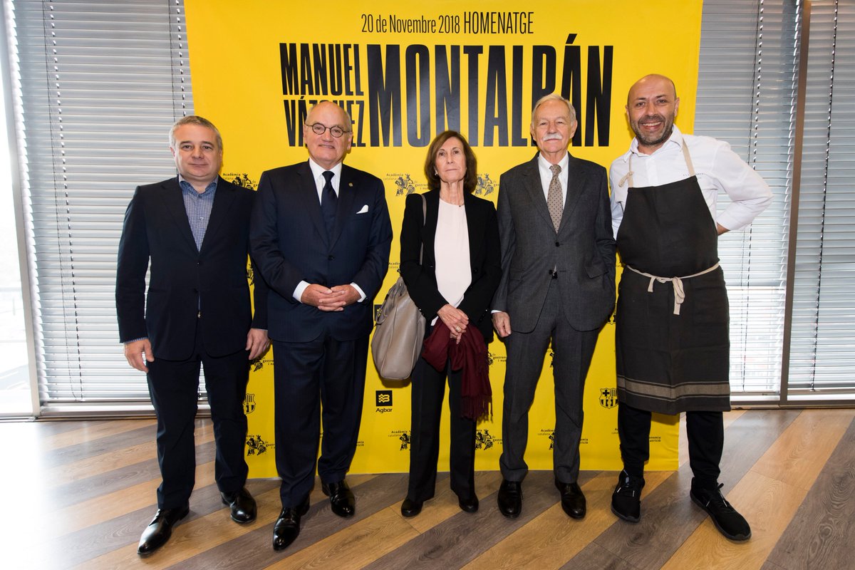interprofitcom's tweet photo. 🔝 Acadèmia Catalana de Gastronomia i Nutrició, presidida por Carles Vilarrubí, rinde homenaje a Manuel #VázquezMontalbán en la sala Roma del @FCBarcelona_es, con glosa de #EduardoMendoza, menú de Oriol Rovira de @elscasals, y vinos de #QuimVila de @vilaviniteca. #Interprofit https://t.co/Vp3HM1vYLZ