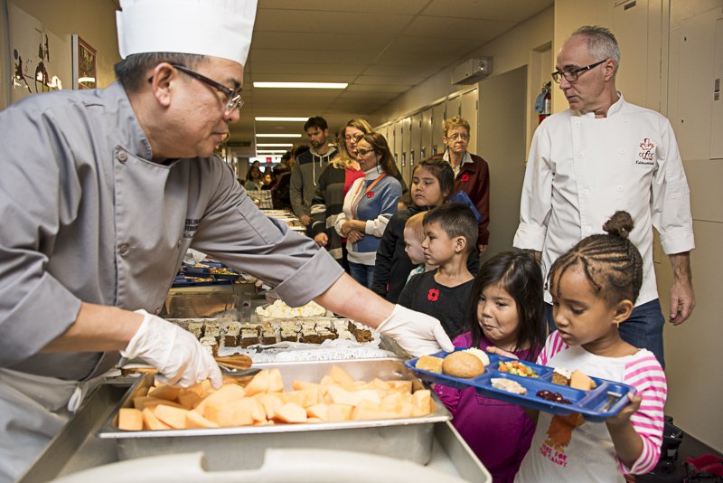 edmontonCHEFS.ca Members &amp; Partners celebrated International Chefs Day by serving 300 students &amp; staff at Prince Charles School. Read about it on our blog! edmontonchefs.ca/international-… <a href="/WACSworldchefs/">Worldchefs</a> #ICD2018 #internationalchefsday #healthyfoodsforgrowingup