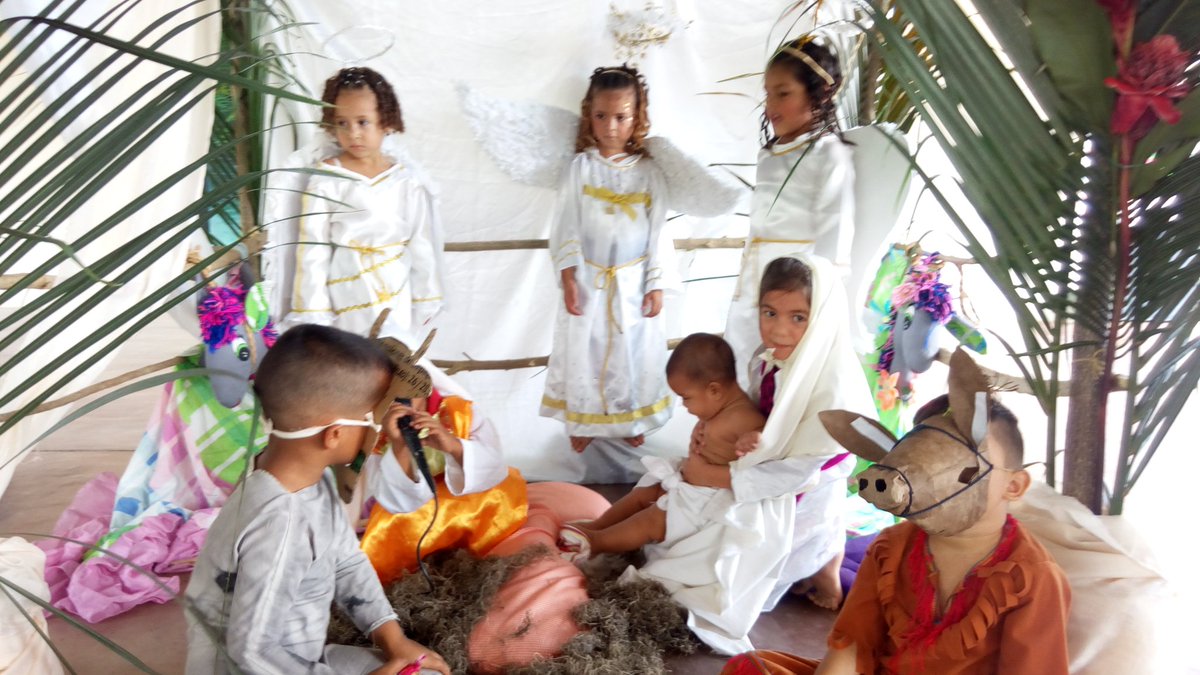 rebkdur's tweet photo. En la Escuela ZOILA ELENA MELEAN DE ALVARADO se realizó con los niños de preescolar.  Hermoso Nacimiento de Jesús..  @CulturaZEBnas @RosendoEvelin @MPPEDUCACION @CulturaMPPE @EvelinRosendo1 @ptmsaat1 @ https://t.co/x2TrJSWrz8