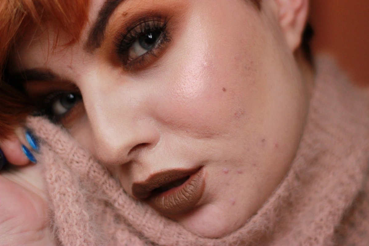 Littlelemonk's tweet photo. Got my @meltcosmetics @BomarDana #ruststack on paired with their old fashioned lipstick. This look makes me happy. Now I need their black Friday stuff but gonna have to wait and see if @beautybay get it! https://t.co/5JyXKYSZJh