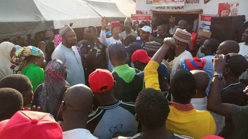 ShehuSani's tweet photo. Earlier today in my ward in Kaduna,formal bid for re election;2019 Kaduna Central Senatorial district. https://t.co/tycXrujqSp