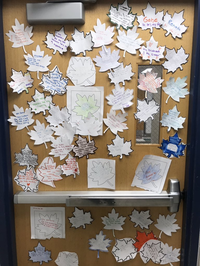 TaviaDi's tweet photo. What are you thankful for?💕🎻 #clawstrings #clawsonpride #TrojanPride #orchestrafam https://t.co/bE4dga6T95