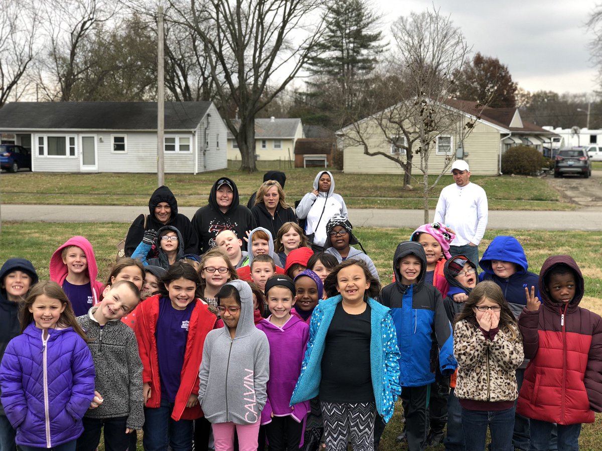 KestlerJacob's tweet photo. Watson Lane 2nd graders learned about perseverance and appropriate ways to deal with stress. They also got to make some cool stress balls.  @WatsonLane069 @LaughlinAutumn #watsonlane #lunchandlearn https://t.co/GzwZzNNA2X