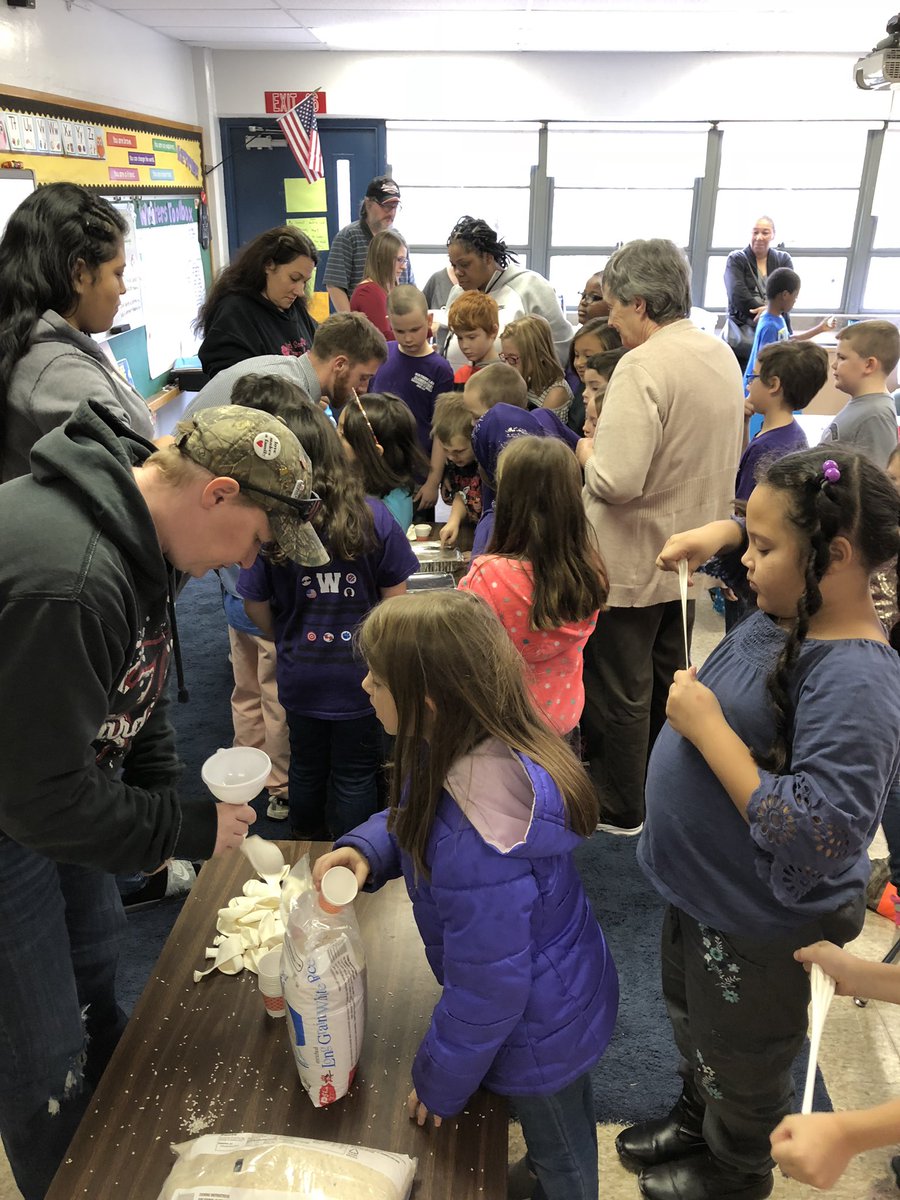 KestlerJacob's tweet photo. Watson Lane 2nd graders learned about perseverance and appropriate ways to deal with stress. They also got to make some cool stress balls.  @WatsonLane069 @LaughlinAutumn #watsonlane #lunchandlearn https://t.co/GzwZzNNA2X