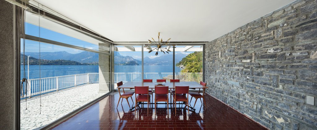 The Ashlar pattern is a very common pattern used with veneer. Check out how it's used it this beautiful interior dining space. hubs.ly/H0fC44Z0
#UseNaturalStone #InteriorDesign