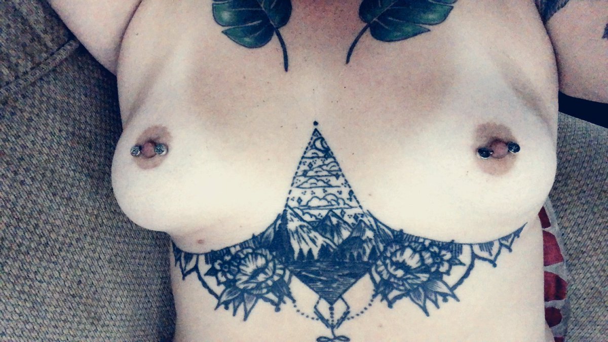 lush_booty's tweet photo. Omg over 2000 followers!!! 😱😍
You are all so amazing thank you for your support!!! https://t.co/sql7JpFf6N
