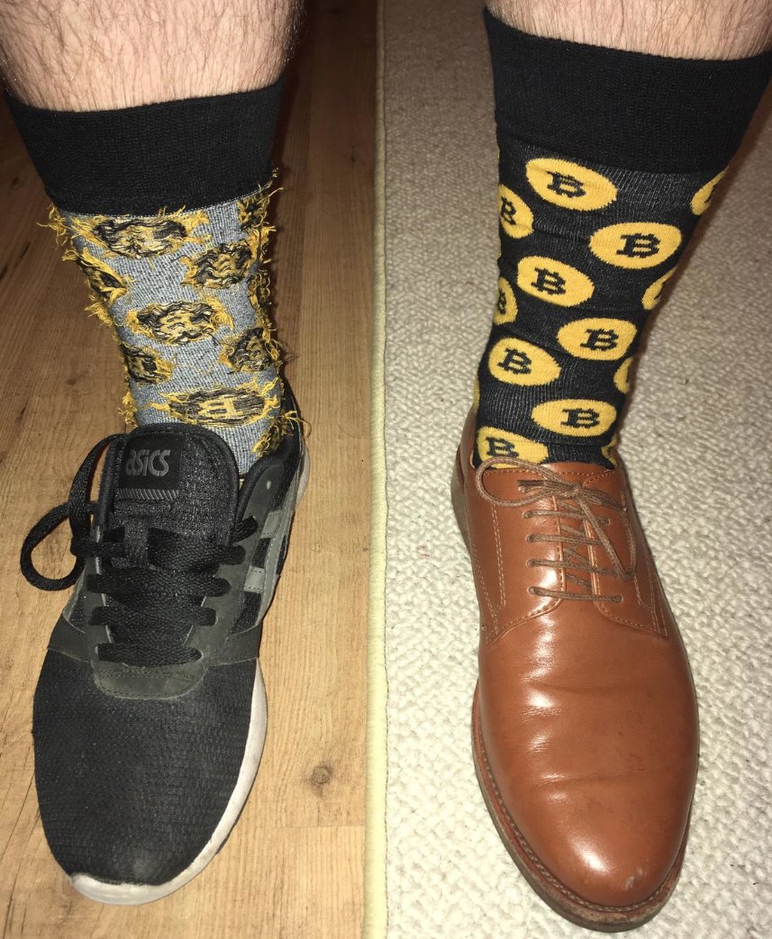 escapedcat's tweet photo. #bitcoin at 4k vs bitcoin at 20k https://t.co/0geaHCUE6l