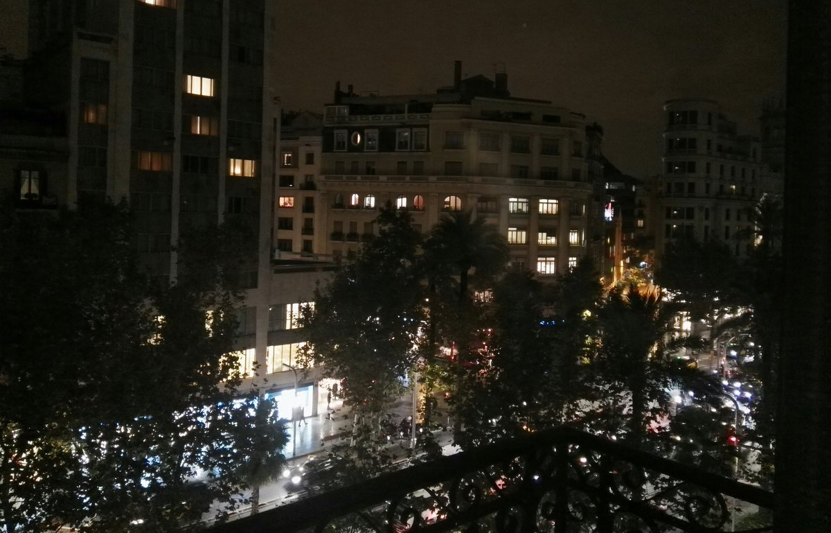 AetnaCoworking's tweet photo. Y cayó la noche... #AvenidaDiagonal #Barcelona https://t.co/zOwwyiBEo0