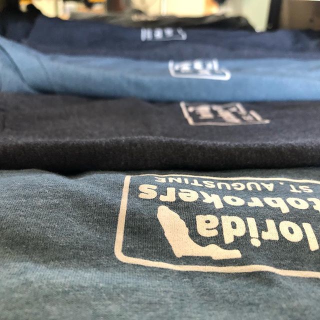 yellyes_'s tweet photo. #fresh #tees for our #neighbor Florida Autobrokers #waterbase #discharge #soft #blendtees #nohand #screenprint #screenprinting #staugustine #florida #yellyes #alwaysremembertoyellyes https://t.co/H8kNjzCnmh https://t.co/rpm3WrclMr