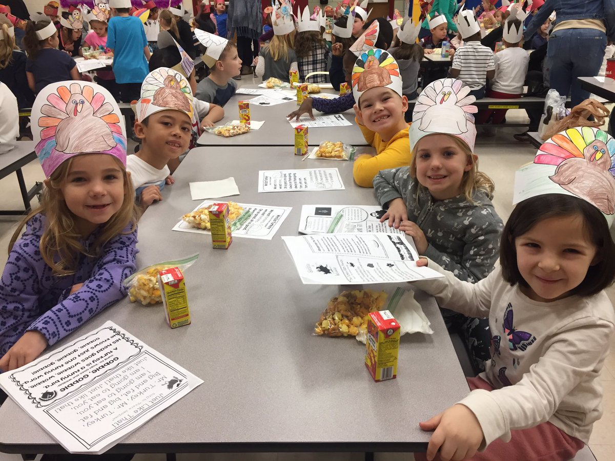 Mrs_Scarpulla's tweet photo. Thanksgiving Feast for K-2 this morning! #Scarpulla2ndGrade #GCPride https://t.co/IvEs1BuC5r