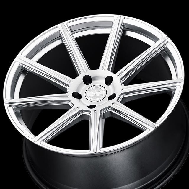 Introducing the XO Vegas. 
#xoluxury #xoluxurywheels 
19x8.5, 19x10
20x9, 20x10.5
21x9, 21x10.5
24x9.5 xoluxurywheels.com