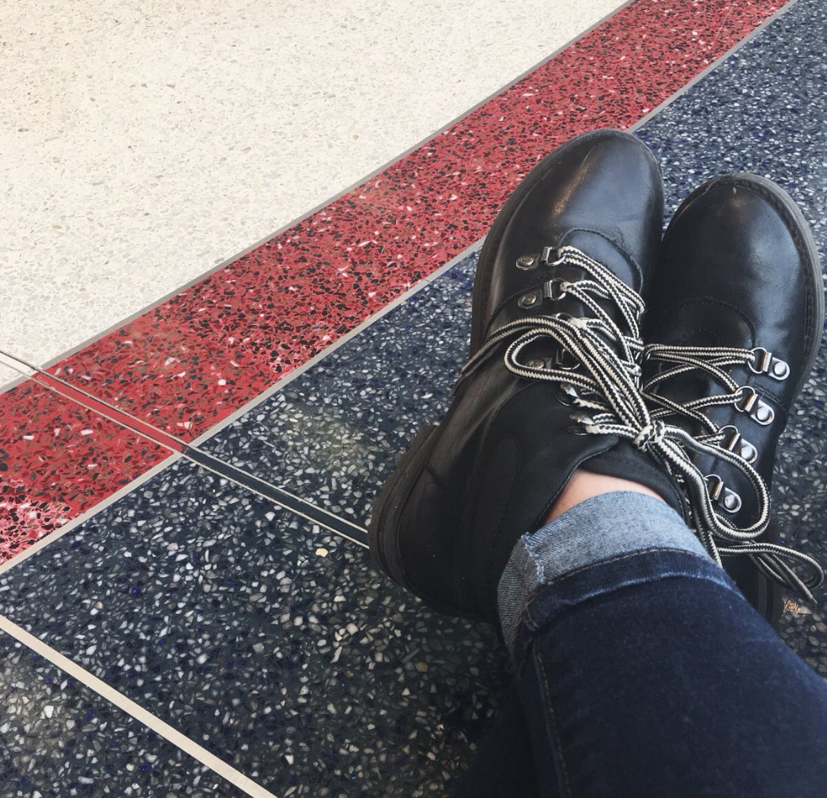 EmPhotography8's tweet photo. #chsshoes https://t.co/YwNTYD84aE