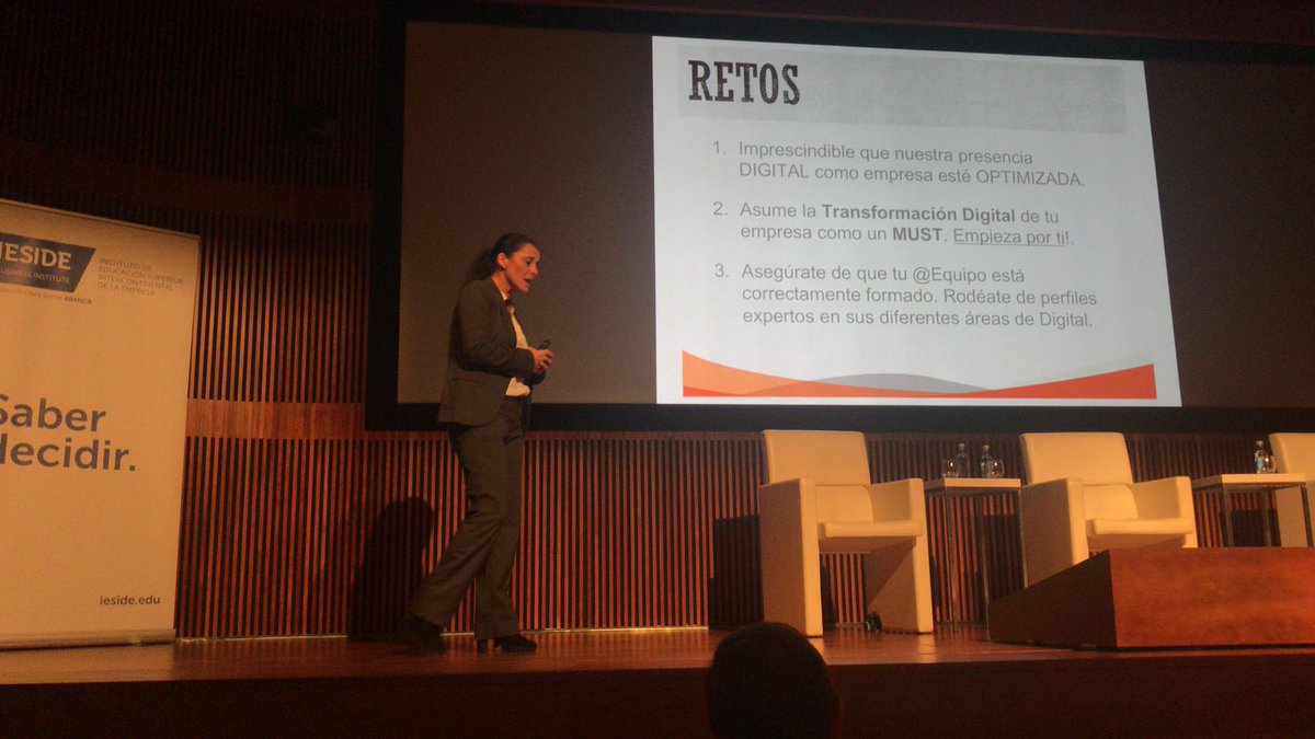 UIEuniversidad's tweet photo. Los retos y recomendaciones de Sandra Yagüe, parte final de la tercera ponencia antes de dar paso al coloquio en el #DigitalBusinessSummit #Galicia 2018 https://t.co/cyJnfFe3aq