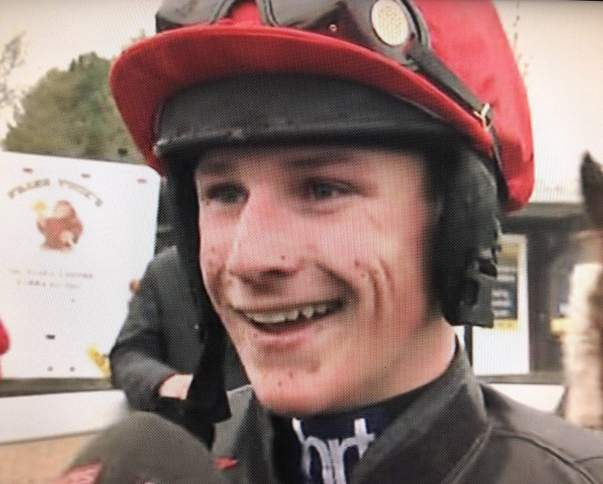 amajox's tweet photo. Congrats 16 yo @amajox @jacktudor9 1ST career #WIN @MFSportingUK novice hurdle @FakenhamRC @CWilliamsRacing #UnoMas makes 6 hour journey worthwhile! #5ran #topjock #daytoremember #shortjourneyhomeπππππ₯ https://t.co/udE0hHpHLc