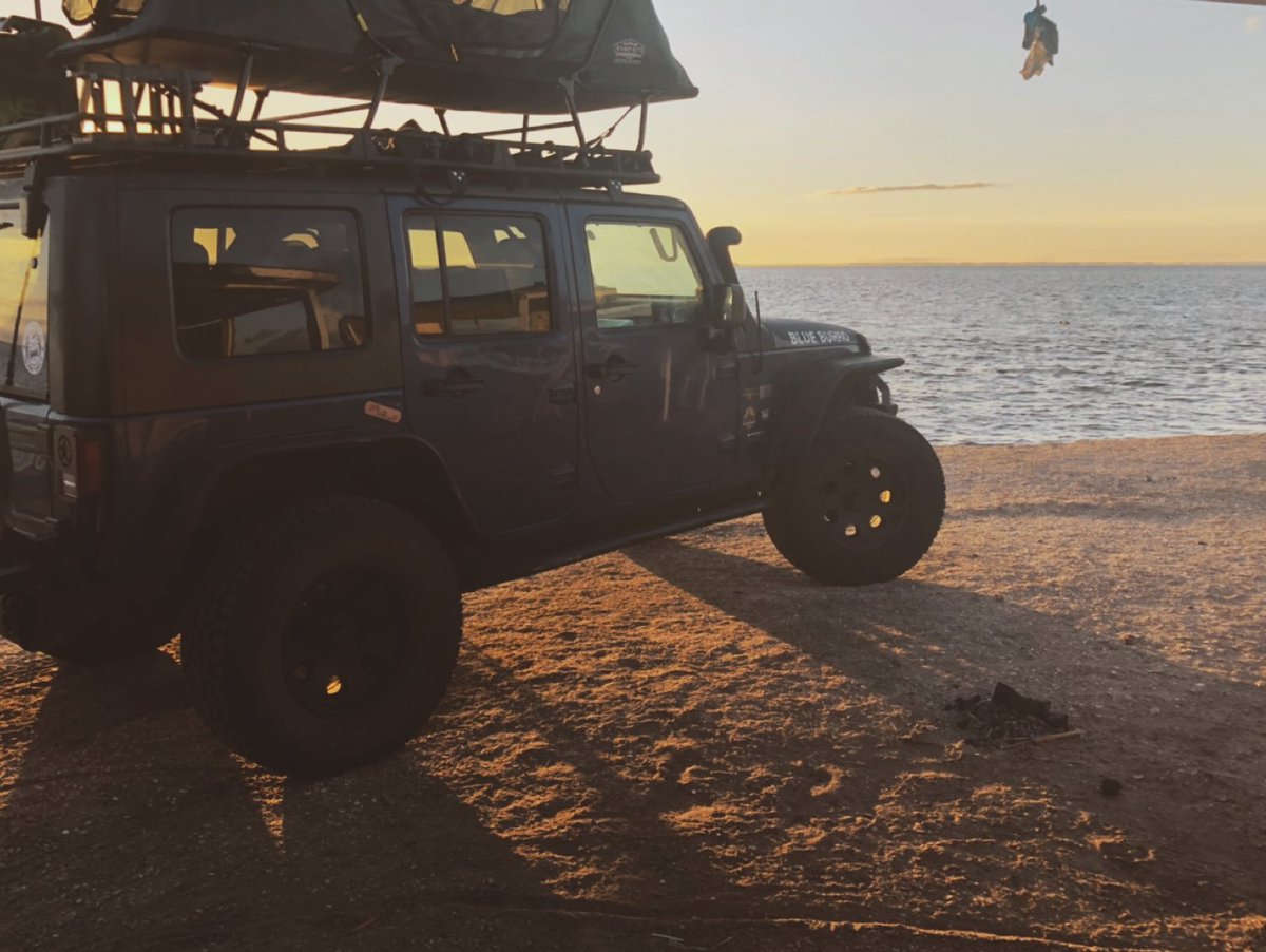 Desertjeeprat's tweet photo. Day 4 Another spot on the beach. #baja2018 https://t.co/bgnU6P2xAE