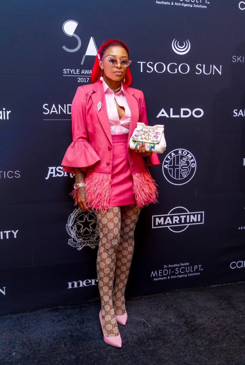 lavish_blog's tweet photo. #SAStyleAwards2018 red carpet fashion was too🔥🔥🔥. Swipe to see who our fashion favs are 😍🤩🤗!!
.
.
#fashionista
#entertainment
#lifestyleblogger
#beautifulpeople
#fashionicons
#elegance
#liveyourbestlife
#lavishtrendsblog👗 https://t.co/1KwJOHyGXz