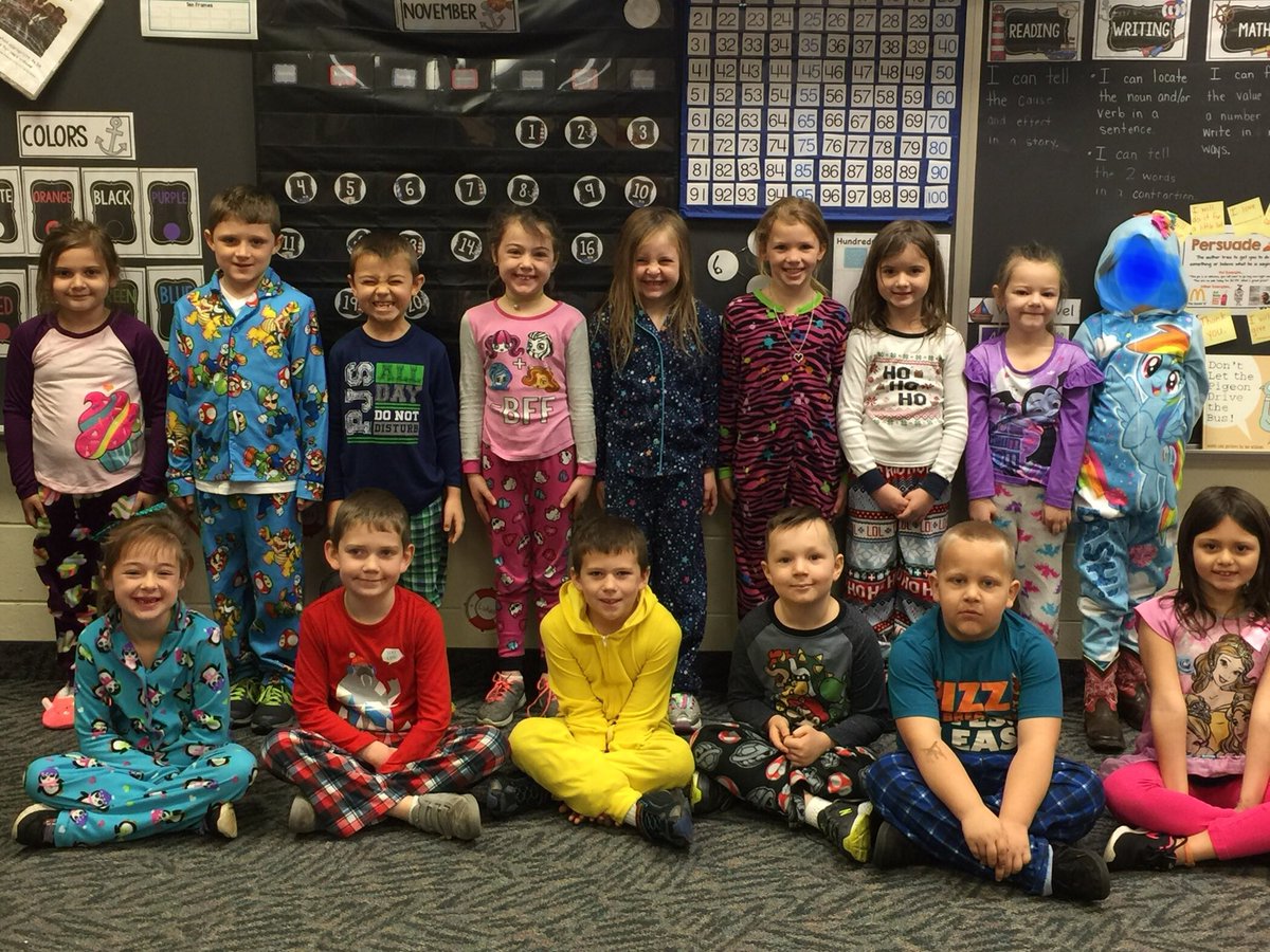 dawnwalker80's tweet photo. Pajama Day at Horace Mann! 
Also, ready for our Read-a-Thon! 
@HCCSC https://t.co/68AFsrPgma