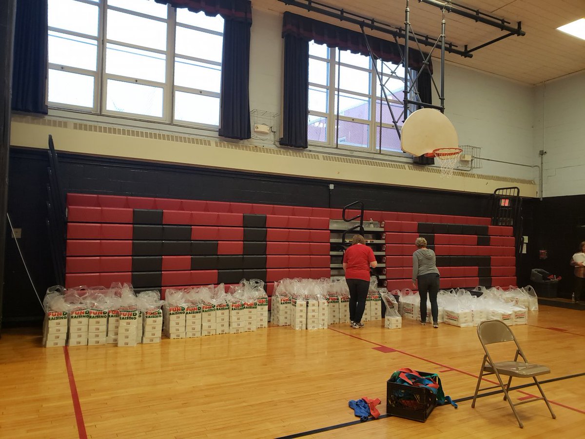 netcongschool's tweet photo. The Krispy Kreme Donuts and Coffee has arrived! Thanks to all who helped get all of the donuts and coffee into the building! #weareNES #netcongschool https://t.co/rrBdpkVNi7
