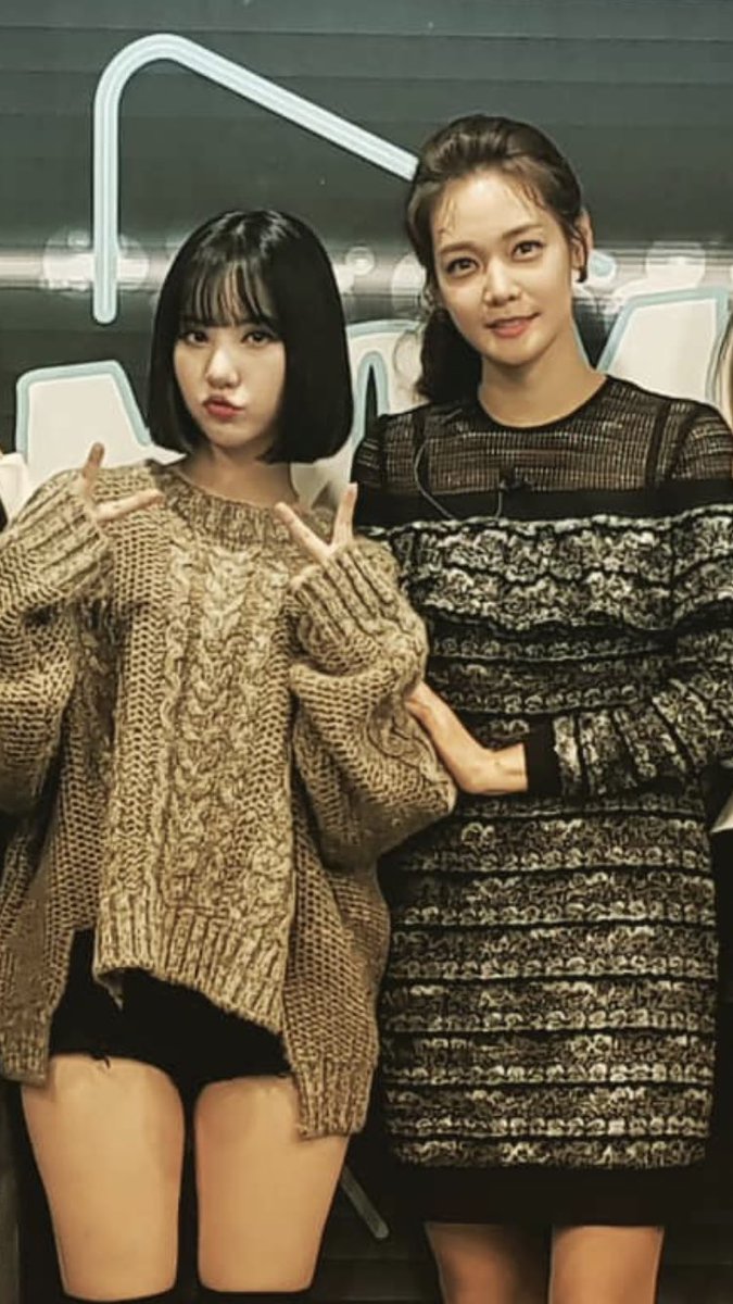 madhime_'s tweet photo. Eunha out there snatching all unnies hearts https://t.co/6Zx9uvLrLO
