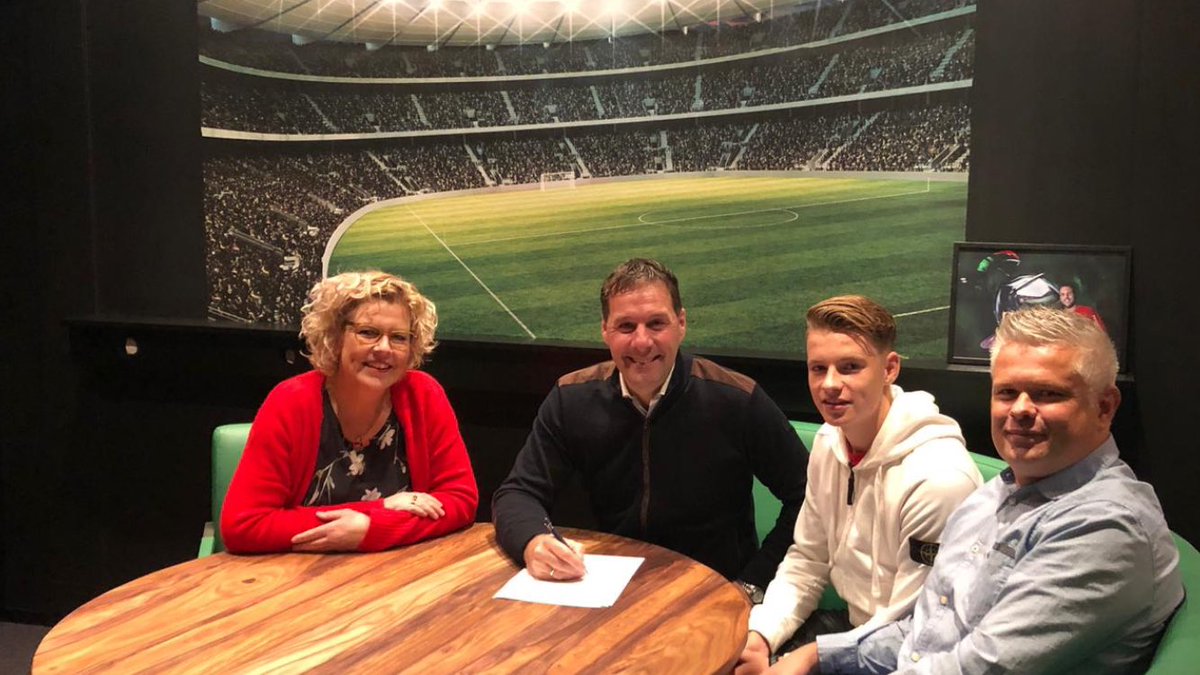 Trots om <a href="/sybvanottele/">Syb Van ottele</a> welkom te heten bij de <a href="/SoccerWSC/">WorldSoccerConsult</a> familie. We gaan voor een mooie, langdurige samenwerking en een goede begeleiding voor het maken van de volgende stappen.👍🏻⚽️