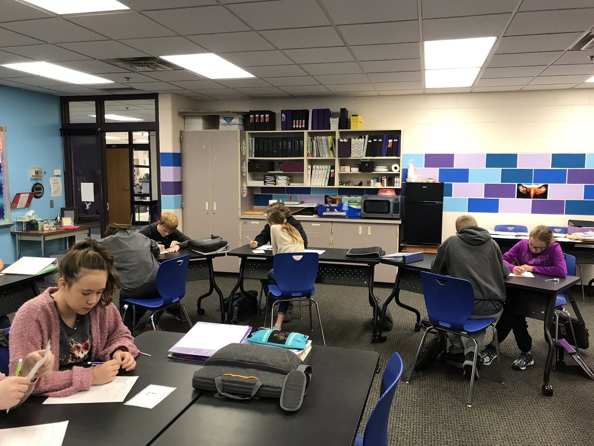 BoseJoey's tweet photo. @SVEagles Thanksgiving partner work with Thanksgiving math word problems. That’s what we do with short weeks. https://t.co/zJf5alSFeu