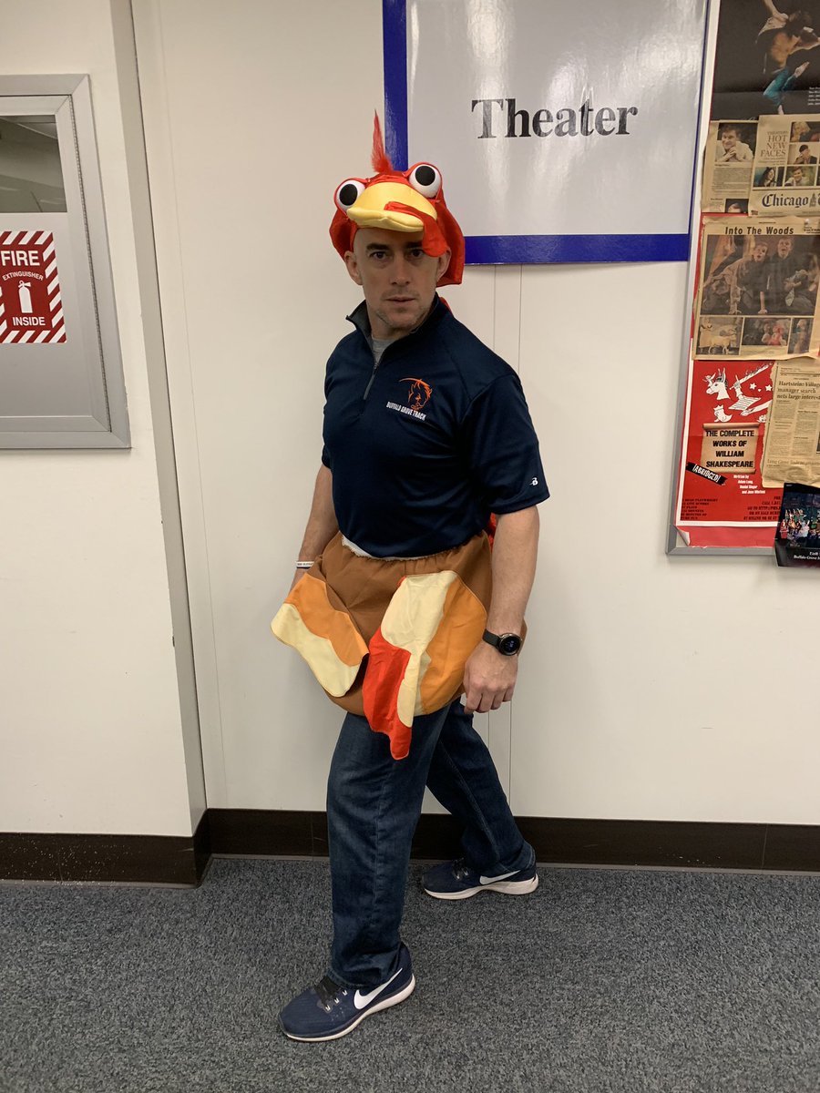 bgclassboard19's tweet photo. Happy Thanksgiving! Gobble gobble!🦃 @BGHITMEN (Tap for a surprise) https://t.co/fneA7iVSK6