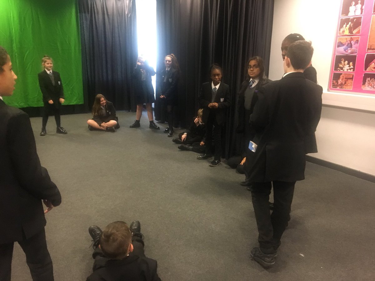 NewmanRC_Drama's tweet photo. Yr7 have been putting their multiplication skills to good use in our brain training warm up today! ✖️🦆🧠 🎭 #oneducktwolegsquack #NumeracyBug @NewmanNumeracy https://t.co/ceVVRHi4fM