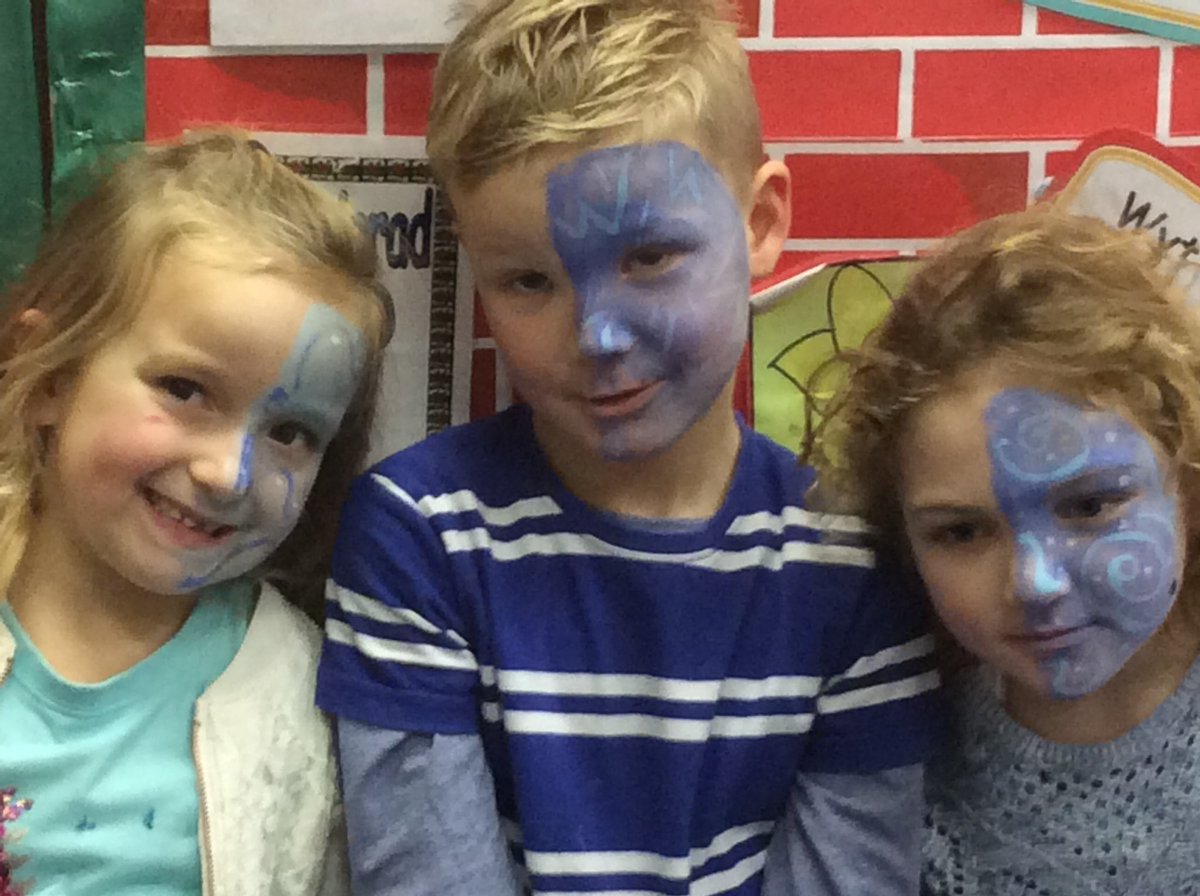 STBPrm's tweet photo. Year 1 face painting
#GoBlueCardiff@childcomwales https://t.co/hQK7WnyK4G