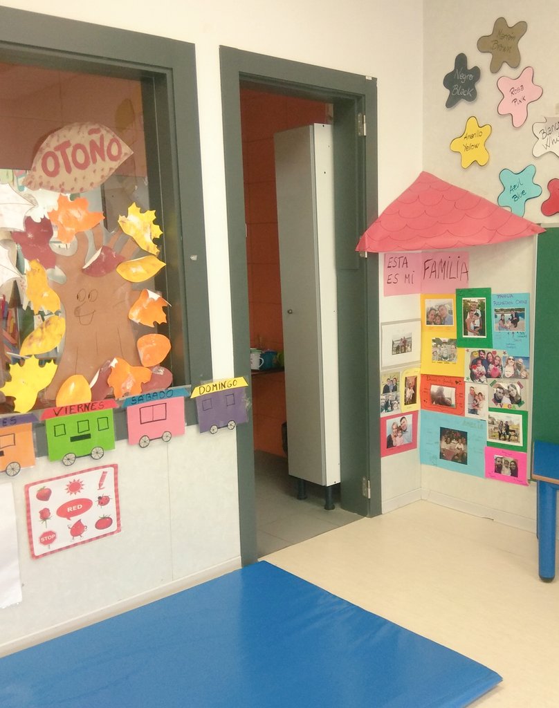 ananurseryhbst's tweet photo. Ya tenemos en clase nuestra casita con nuestra familia, nos encanta veros en clase y poder mandaros muchos besos #nurseryA⭐ #proyectoTierra #Lafamilia @HBSTORREJON https://t.co/esKU9bwTbO