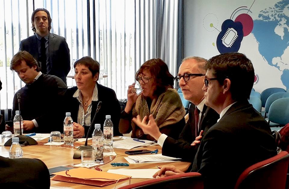 Prism_PACA's tweet photo. Visite de @s_cluzel « Le Handicap c’est l’affaire de tous » sur le site de #STMicroelectronics #Rousset 
avec #ClaudeBoumendil #RH_RSE @agefiph_pacac #CapEmploi13 @Prism_PACA #rectorat #ServicePublicDeLemploi  #Partenariat #Engagements https://t.co/nh0xBLoO5P