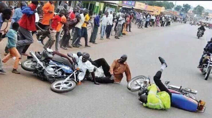 malikpilote's tweet photo. Before and after 🙆🏽‍♂️🙆🏽‍♂️.
#bike #motorbike #motorsports #beforeandafter #events #fallingstarchallenge #Falling #Accident https://t.co/Zk6UXbfXcy