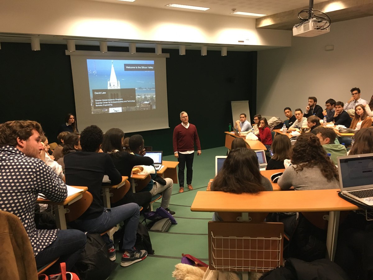 FloraDavoult's tweet photo. « A #startup is an act of rebellion » 🙃 Thanks a lot to Ken Singer and David Law, from @UCBerkeley, who met @NEOMAbs students today to talk about #entrepreneurial opportunities at #SiliconValley and #lebridge program by @TheSchoolab, partenaire du #StartupLab #catchthewave 🏄 https://t.co/a4uuKpD8Vg