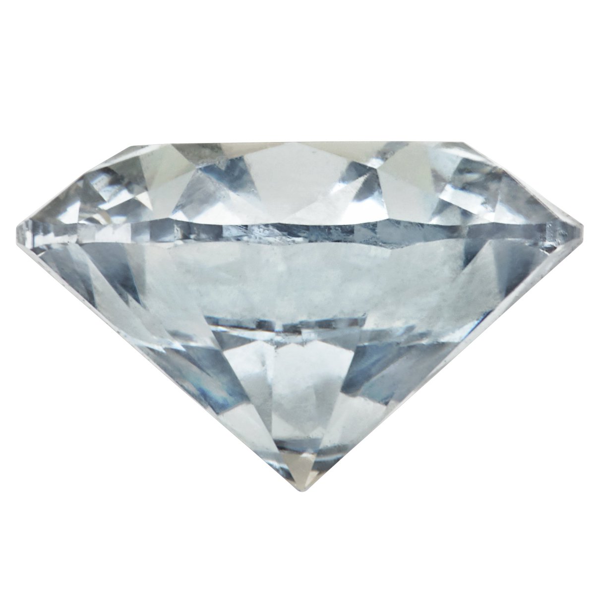 DoyleNewYork's tweet photo. Seeing blue! A Fancy Blue diamond weighing 1.52 carats achieved a stunning $855,000 in yesterday’s auction as the sale total topped $3.3 million.
.
#fancybluediamond #bluediamond #coloreddiamond #diamond #doylejewelry #jewelryatdoyle https://t.co/mCXLrG6N6v