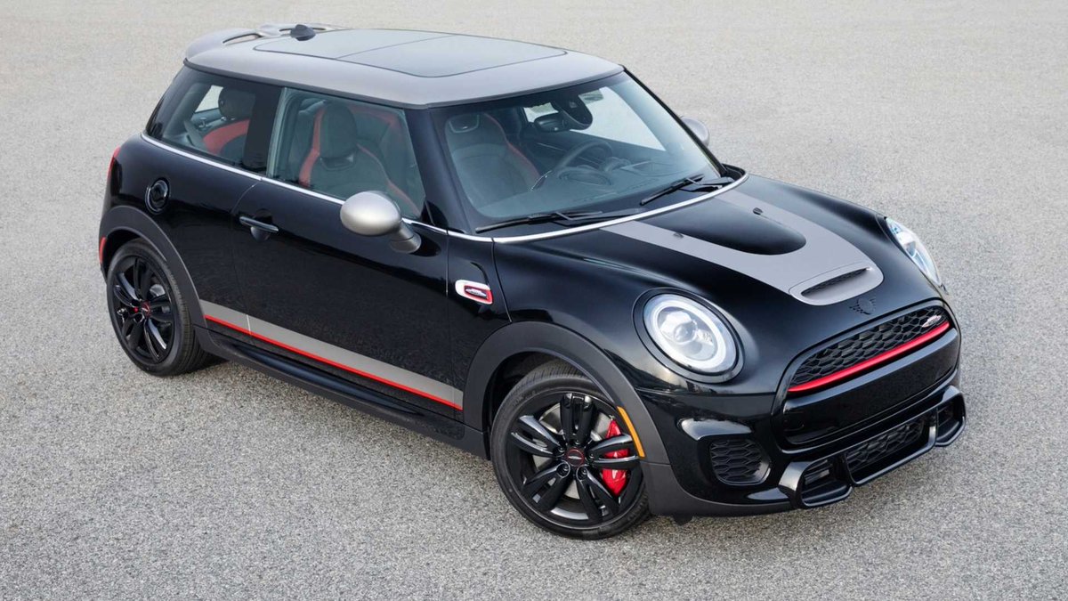 Motor1espana's tweet photo. #MINIJohnCooper Works Knights Edition: anticipo del GP https://t.co/6JC0IaG5VB
#MINI #coches #novedades @MINI https://t.co/4O8Jabgwio