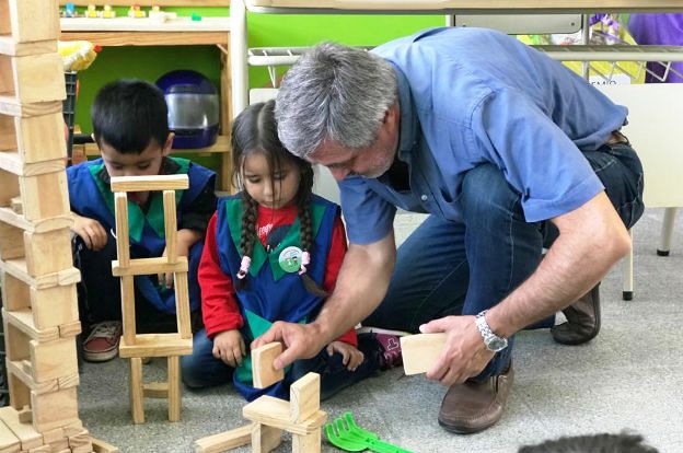 FODEMEEP's tweet photo. #ProgramaAurora
Grahovac visitó el pasado viernes el Jardín “Cnel Olmedo” (Las Toscas) e inauguró 1 sala de 3, 4 y 5 años; hall central y cerco perimetral. También fue a Cruz de Caña (La Paz ) a inaugurar 1 sala en Jardín M. Moreno y en Villa Dolores inauguró 2 aulas en IPET 260. https://t.co/012GPEjvzF